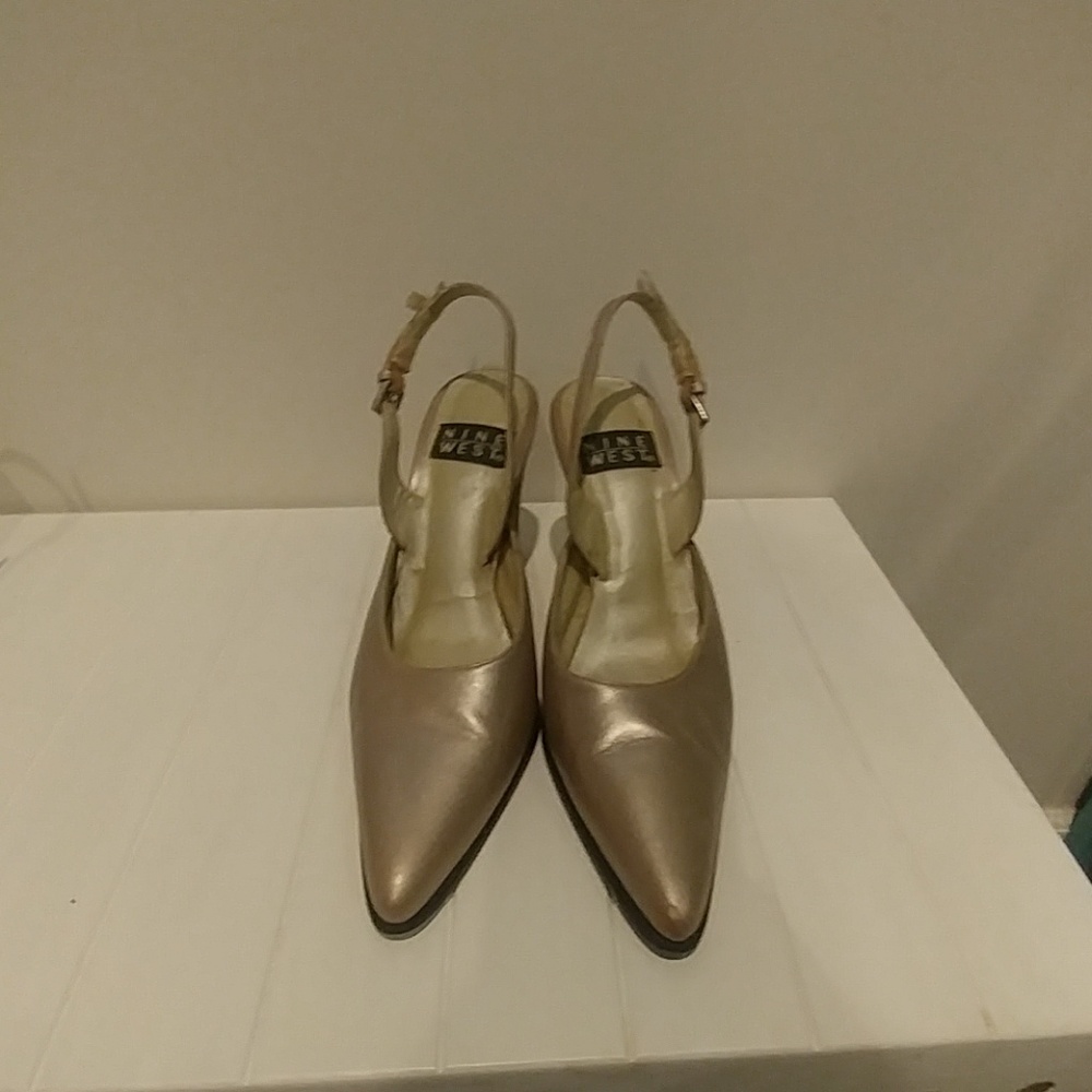 Pearlized Nine West heels